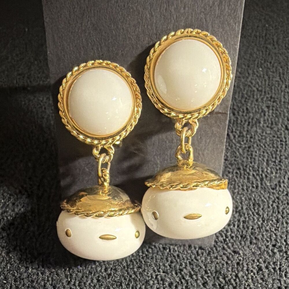 Retro Gold Tone Textured White Round Milk Glass Dangle Clip-On Earrings
